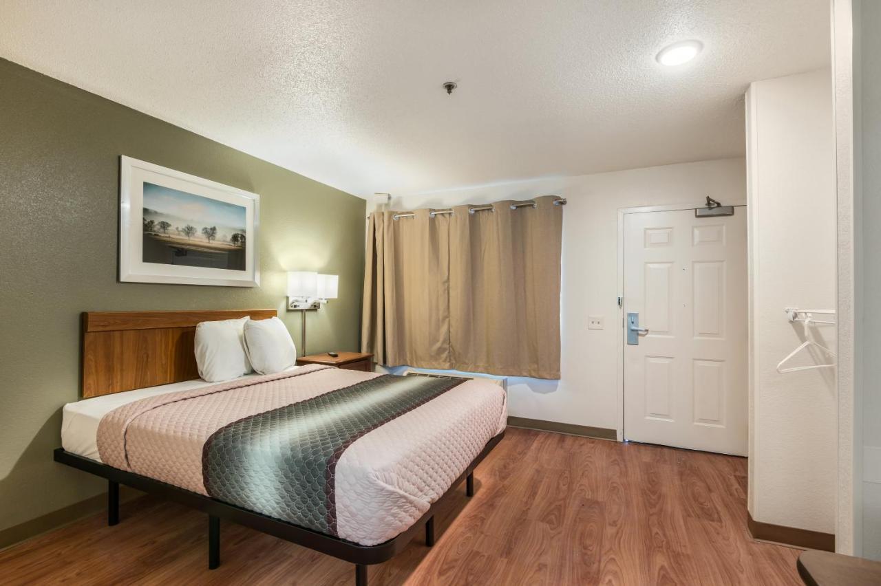 Hometowne Studios By Red Roof Kansas City - Worlds Of Fun Exteriér fotografie